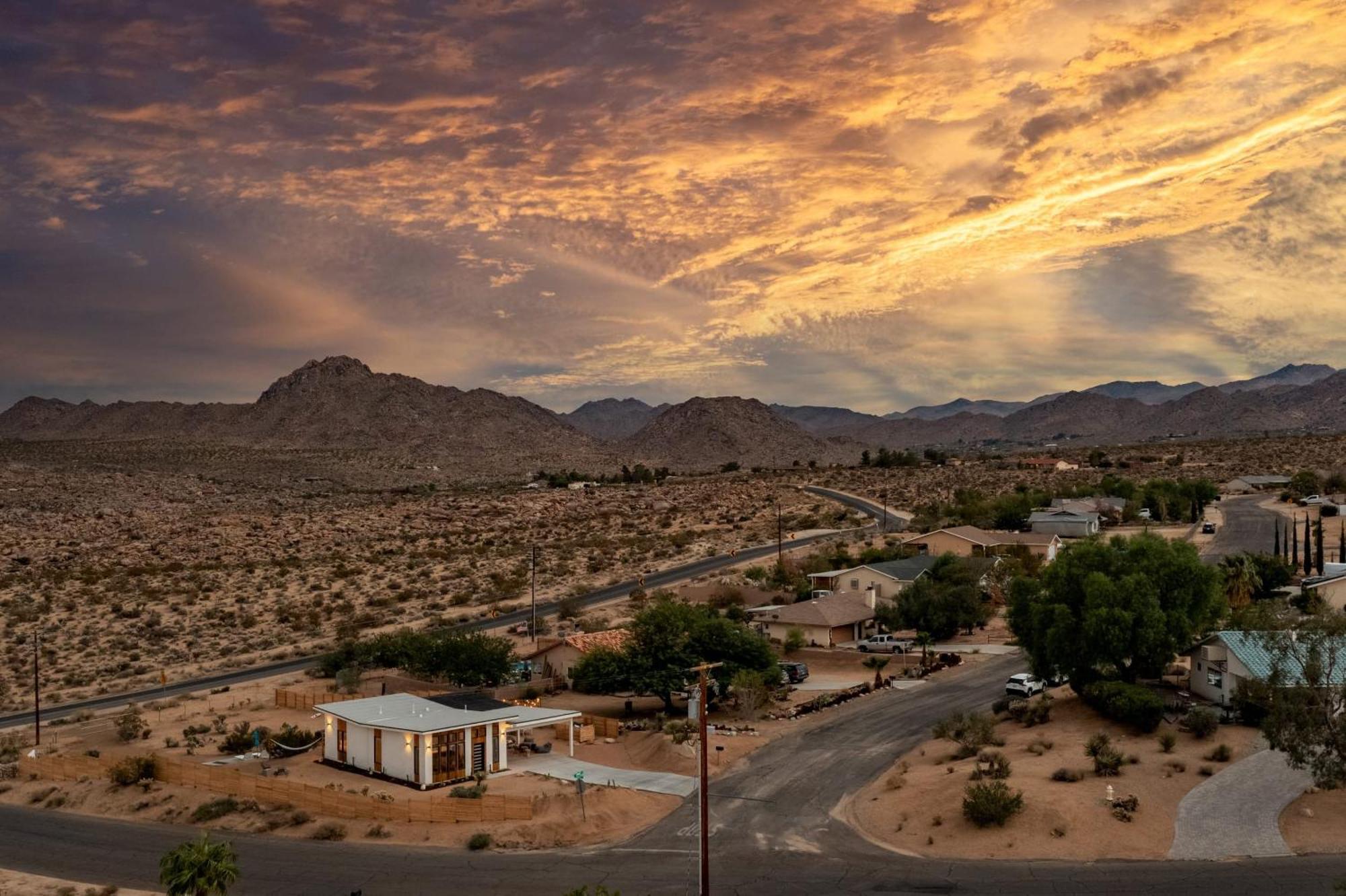 Chicory By Avantstay Modern Desert Retreat W Hot Tub Джошуа-Три Экстерьер фото